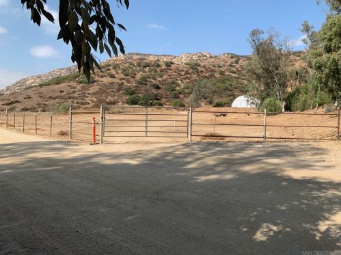 14740 Willow Rd, Lakeside CA  92040-1938 exterior