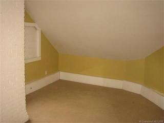 28 Kenyon St, Hartford CT  06105-2505 exterior