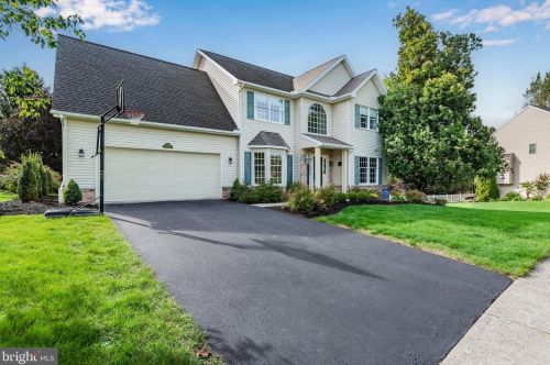 1203 Montrose Cir, Navy Sup Dpt, PA 17050-7320