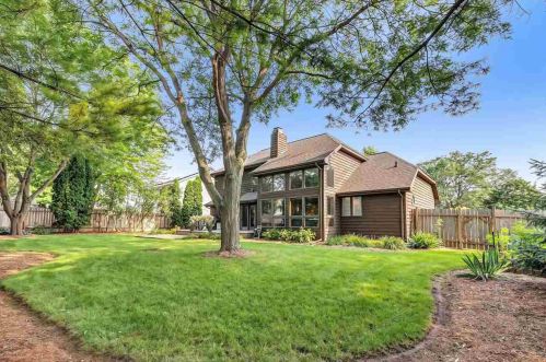 312 Orchard Ln, Green Bay, WI 54301-2869