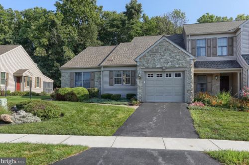 1937 Limestone Dr, Hummelstown, PA 17036-7020