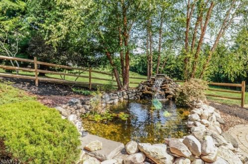 21 Patrick Henry Pl, East Amwell Township NJ  08551-1805 exterior