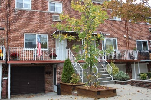 1033 Vincent Ave, Bronx, NY 10465-1524