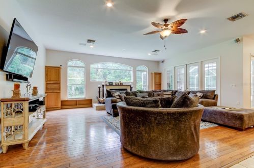 3874 Crescent Cove Pl, Tarpon Springs FL  34688-7708 exterior