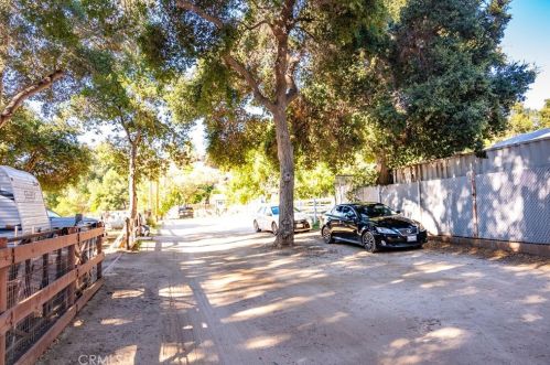 15226 Calle Los Hidalgos, Santa Clarita CA  91390-1035 exterior