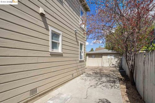336 45 St, Oakland CA 94609-2025 exterior