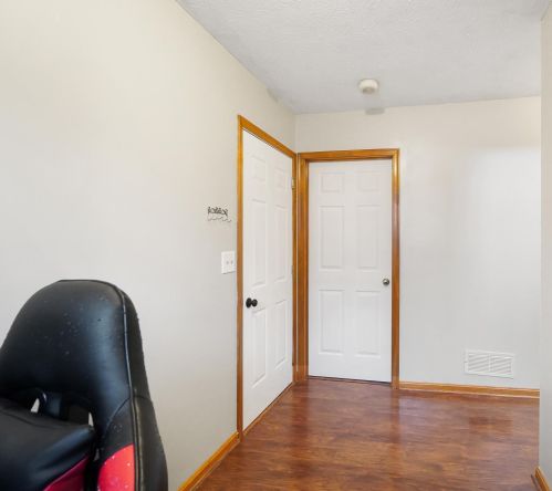 421 Ripple Creek Dr, Covington KY  41018-2684 exterior