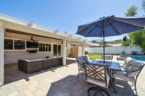 857 Crosby Ave, Simi Valley CA  93065-5012 exterior