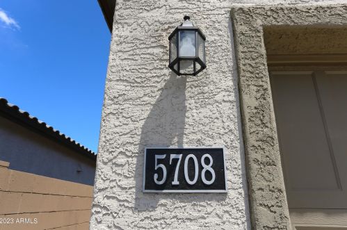 5708 Encinas Ln, Phoenix AZ  85043-6550 exterior