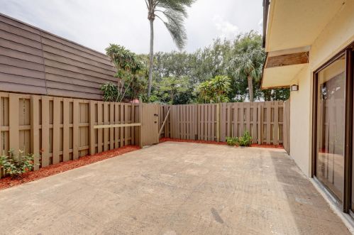 1312 13th Ct, West Palm Beach FL  33410-5111 exterior