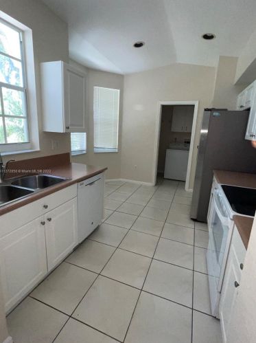 18765 27th Ct, Hollywood FL  33029-2427 exterior