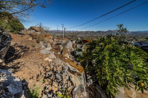 11570 Osage Trl, Lakeside CA  92040-5365 exterior