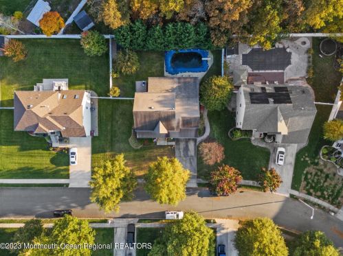 6 Forest View Dr, Berkeley Township, NJ 08721-2451