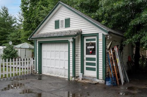 4 Ingalls St, Nashua, NH 03060-4726