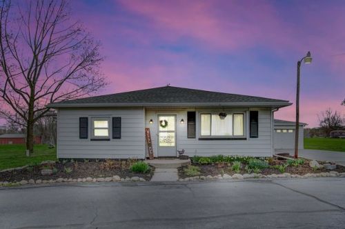 770 Bellefontaine Rd, Golden Lake, IN 46779-9544