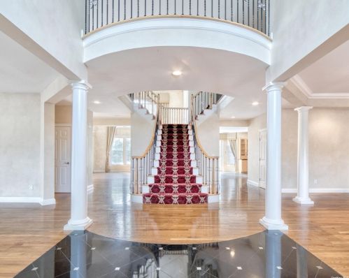 26 Legends Cir, Huntington Station, NY 11747-5302