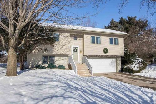 1919 Farrel Dr, Iowa City, IA 52241-3007