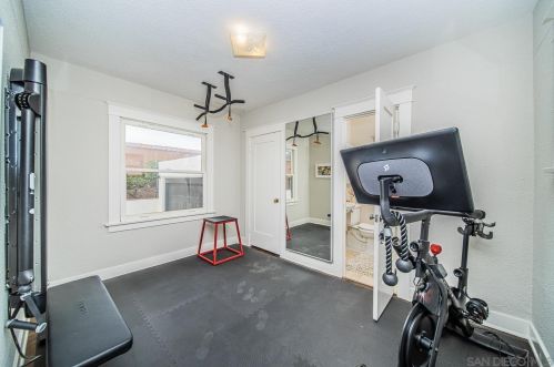 3017 Goldsmith St, San Diego CA  92106-1416 exterior