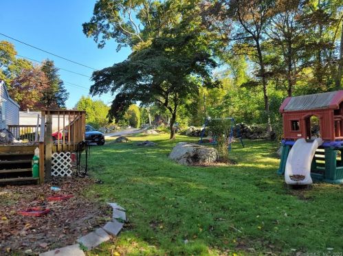 944 Long Cove Rd, Gales Ferry CT  06335-1952 exterior