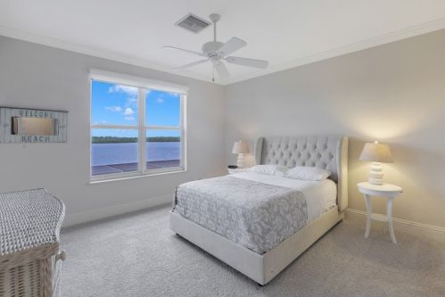 196 Starfish Ct, Marco Island FL  34145-4730 exterior