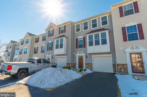 111 Tulip Ln, Gilbertsville, PA 19525-8121