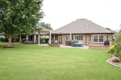 9509 Orangewood Trl, Denton TX 76207-8623 exterior