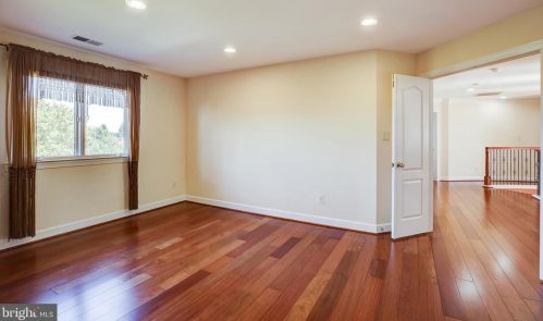 20405 Crimson Pl, Leesburg VA 20175-6362 exterior