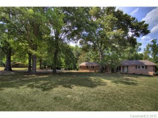 3016 Mclaughlin Ln, Charlotte, NC 28269-8367