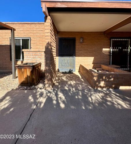 8825 Old Spanish Trl, Tucson AZ  85710-6249 exterior