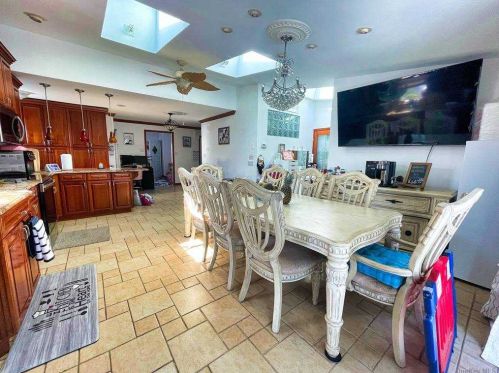 82 Whaley Ave, Bethpage NY  11714-5250 exterior
