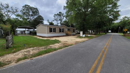 197 Trout Cir, Freeport, FL 32439-6507