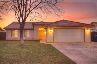 1349 Salisbury St, Porterville, CA 93257-8855