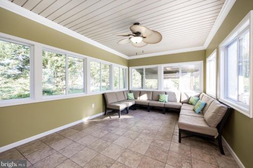 2975 Burton Dr, Gilbertsville PA  19525-9694 exterior