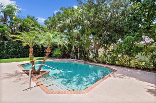 1995 Lake Breeze Ct, West Palm Beach, FL 33414-8073