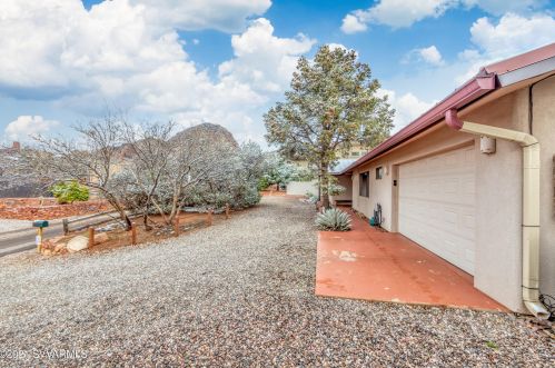 120 Grasshopper Ln, Sedona AZ  86336-4521 exterior
