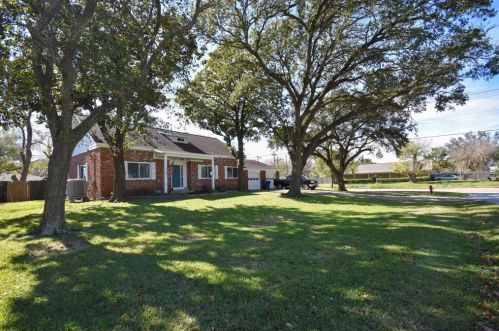 2829 7th Ave, Texas City, TX 77590-6913