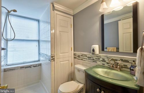 4 Millennium Dr, Columbus NJ  08022-2250 exterior