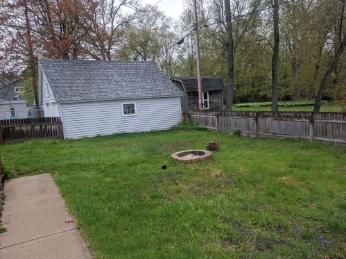 318 6th St, Kenosha, WI 53140-1001