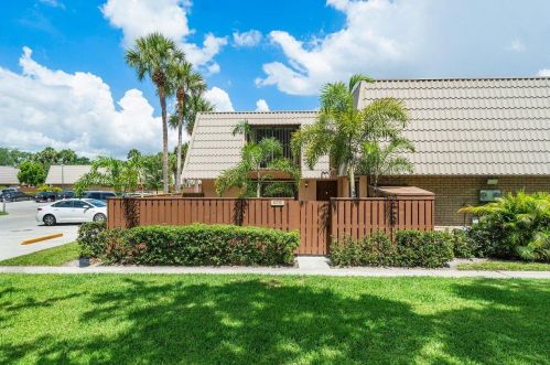5715 57th Way, West Palm Beach, FL 33409-7119