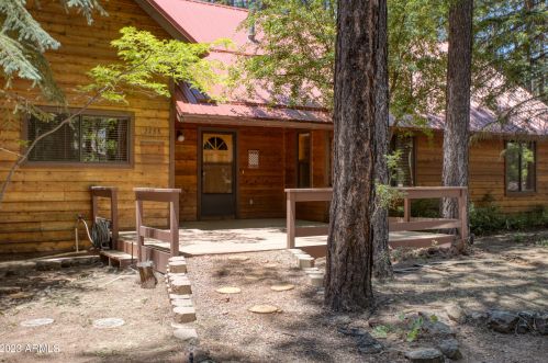 3288 Lake View Dr, Pinetop, AZ 85935-8726