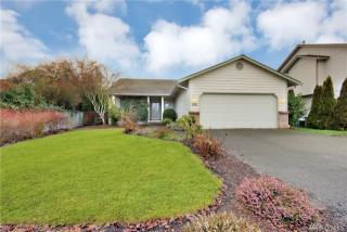 842 15th St, Puyallup, WA 98371-4062