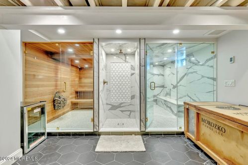 3 Equinox Ln, East Freehold NJ  07728-8652 exterior