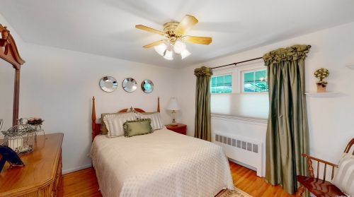 18 Hardwick Dr, Huntington Station NY  11746-4506 exterior