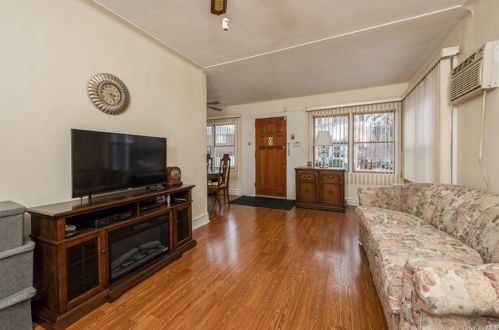 1163 Vincent Ave, Bronx, NY 10465-1450