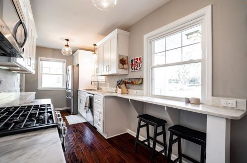 2222 107, Milwaukee WI 53226-2321 exterior