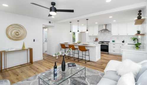 7012 Bobhird Dr, San Diego CA 92119-1404 exterior