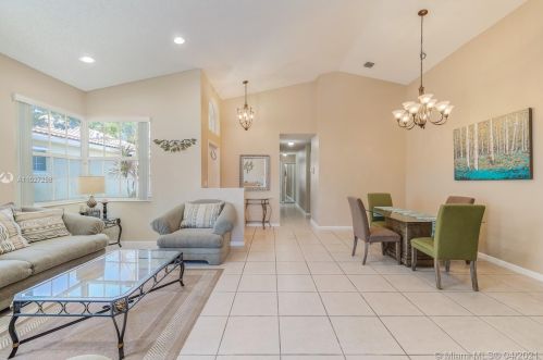 15726 16 Ct, Hollywood FL 33026-0509 exterior