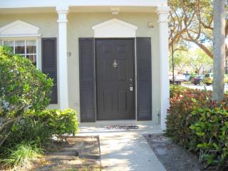 919 Kokomo Key Ln, Delray Beach FL  33483-6030 exterior