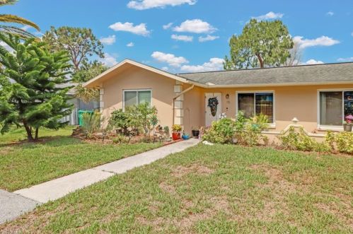 115 Crown Dr, Naples, FL 34110-5700