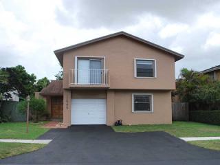 11545 32nd Ln, Miami, FL 33165-3303